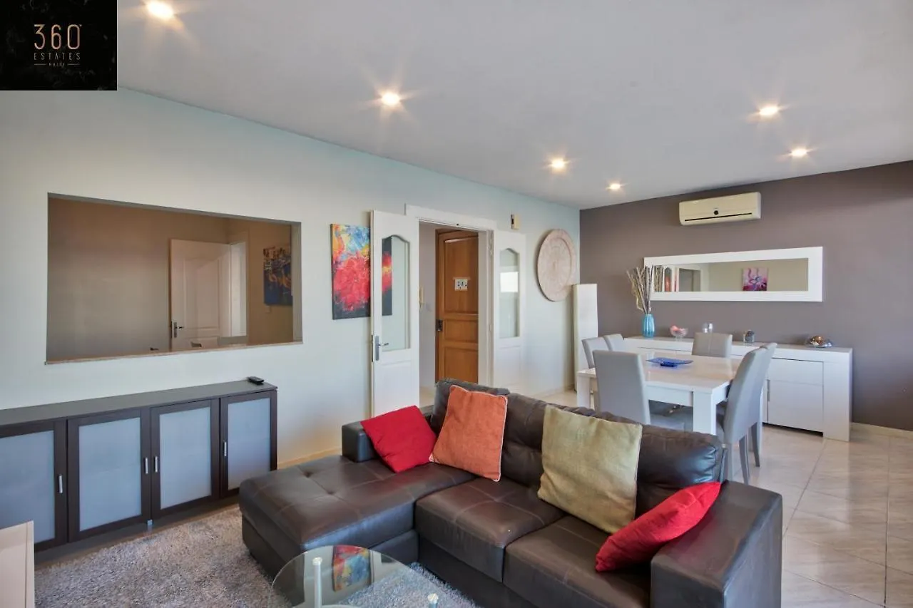 Sliema Seafront 3Br - Opposite Beach - Ac & Wifi By 360 Estates 0*,  Malta