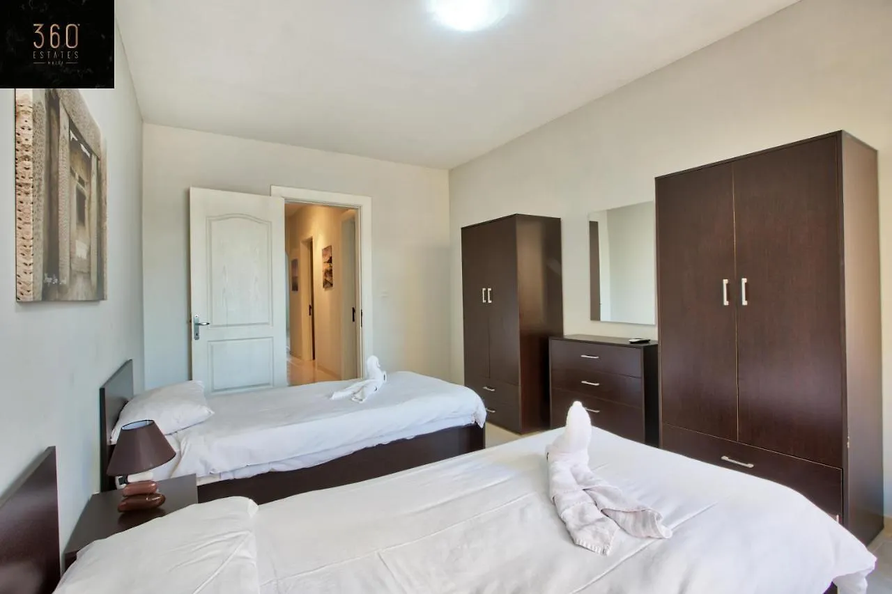 Sliema Seafront 3Br - Opposite Beach - Ac & Wifi By 360 Estates Apartment