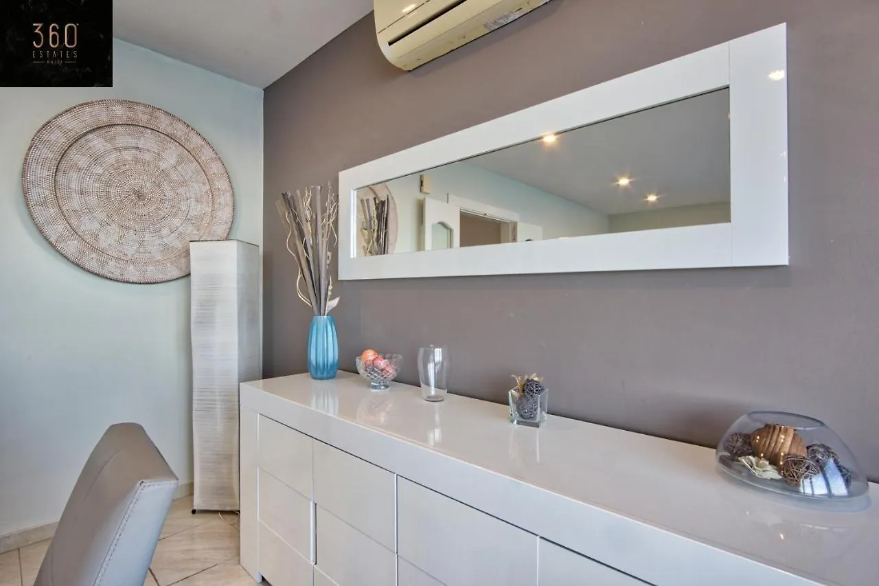 Sliema Seafront 3Br - Opposite Beach - Ac & Wifi By 360 Estates 0*,