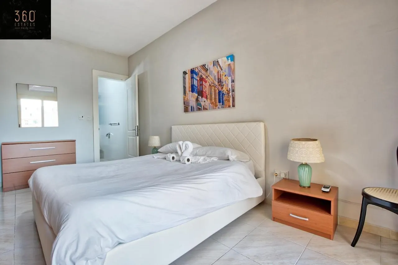 Sliema Seafront 3Br - Opposite Beach - Ac & Wifi By 360 Estates