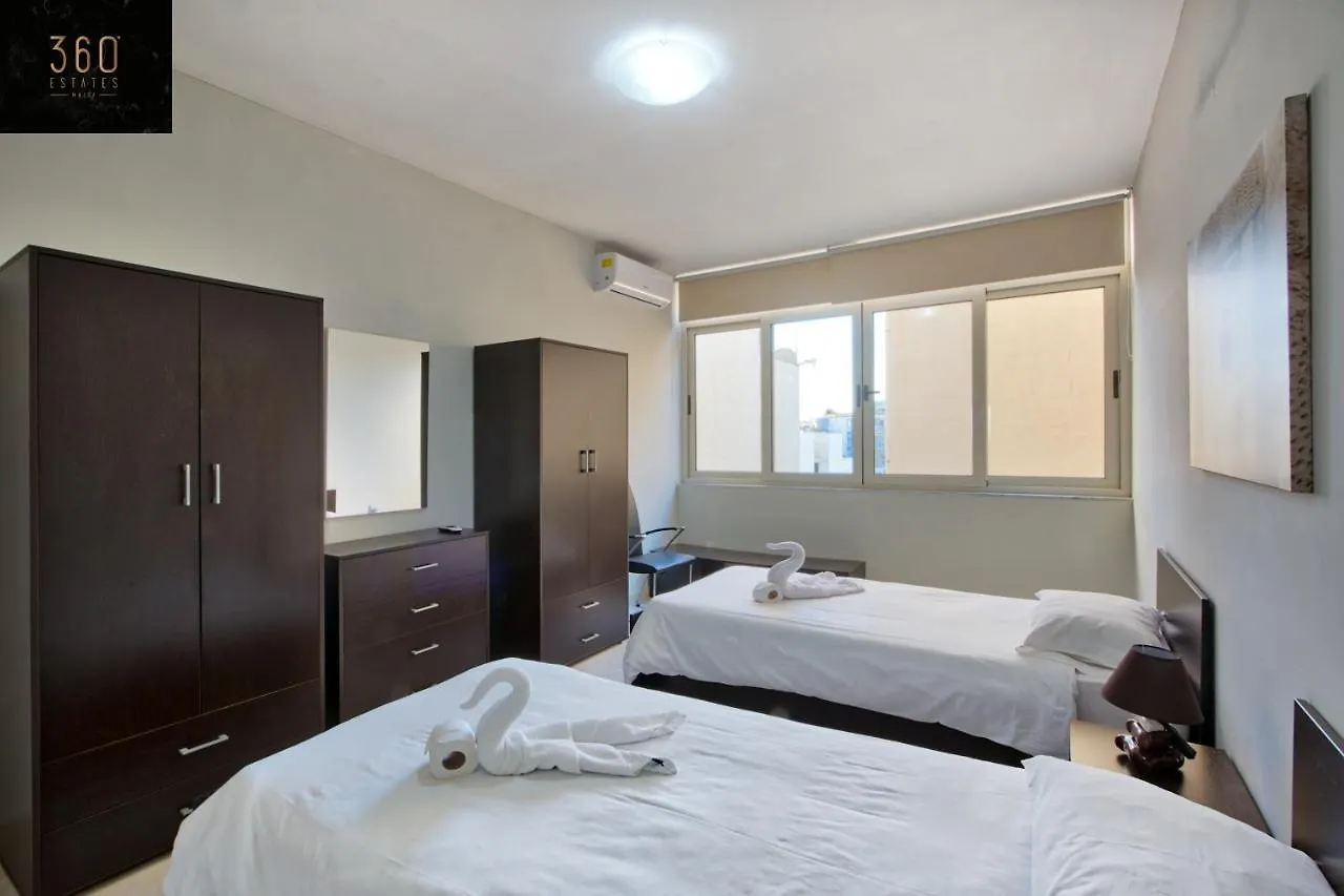 Apartment Sliema Seafront 3Br - Opposite Beach - Ac & Wifi By 360 Estates