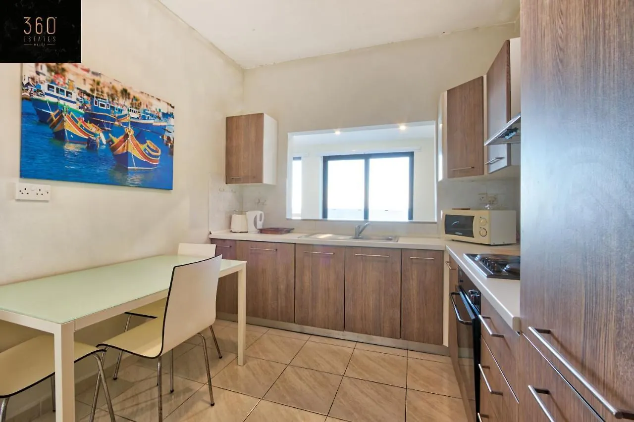 Sliema Seafront 3Br - Opposite Beach - Ac & Wifi By 360 Estates Malta